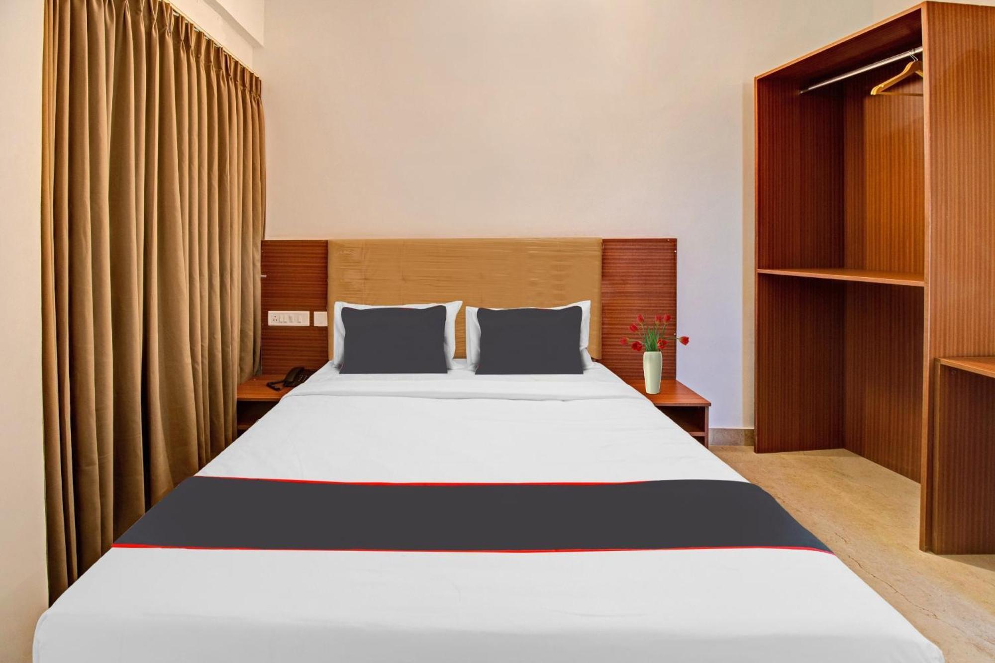 Super Collection O Petals Otium Business Hotel 벵갈루루 외부 사진