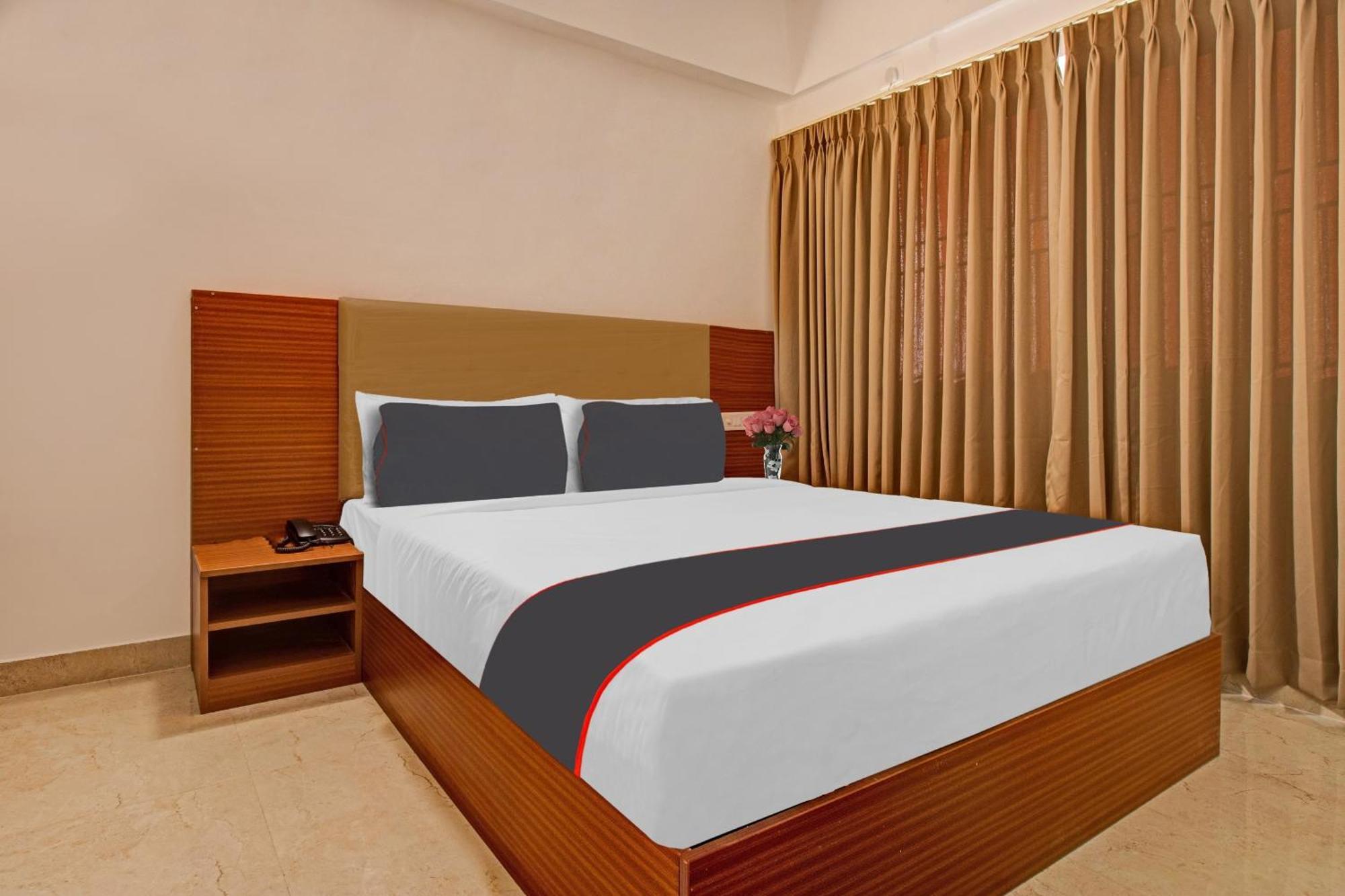 Super Collection O Petals Otium Business Hotel 벵갈루루 외부 사진